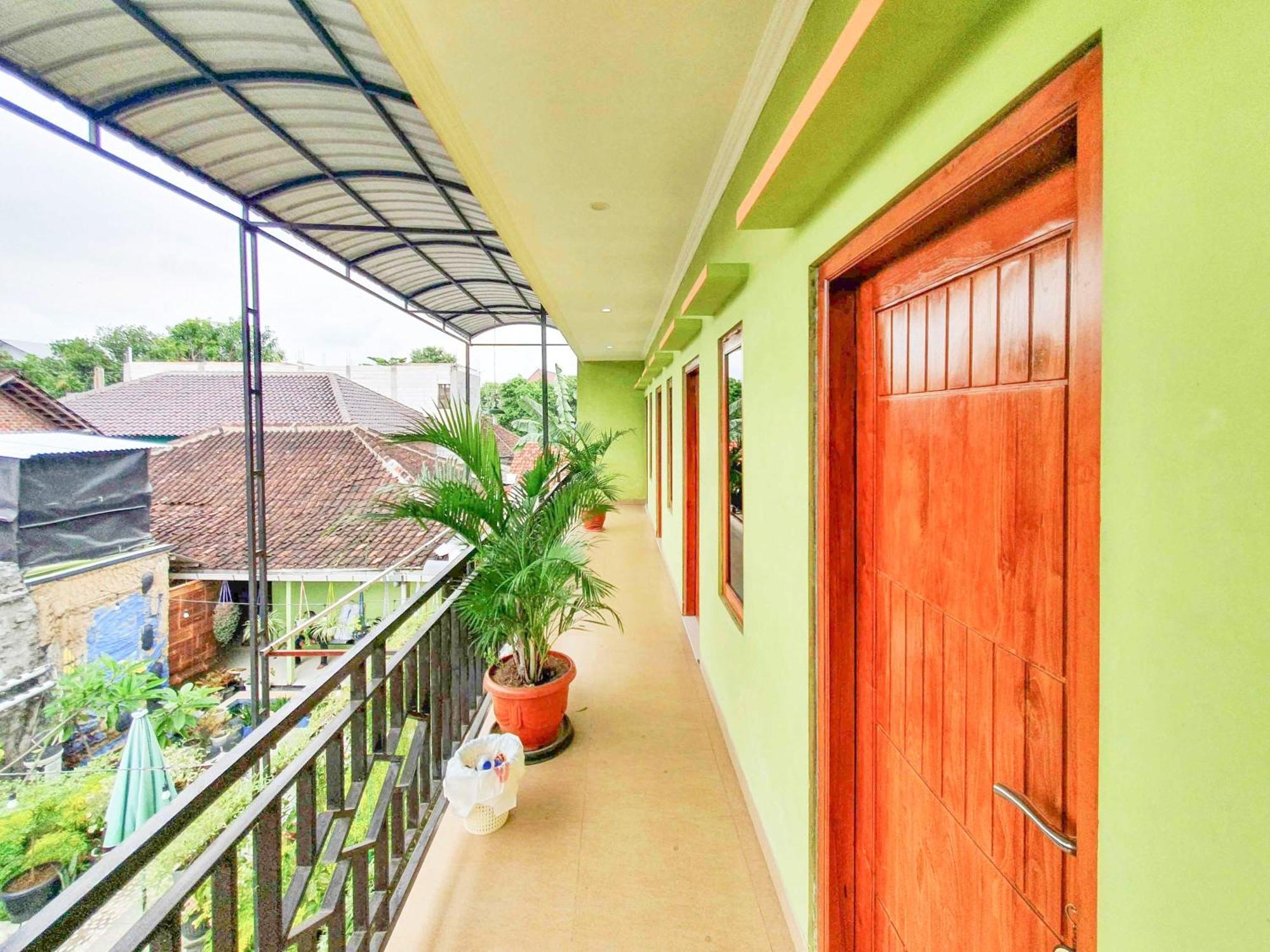 Reddoorz Syariah At Graha Adi Karya Kartasura Hotel Kartosuro Eksteriør billede