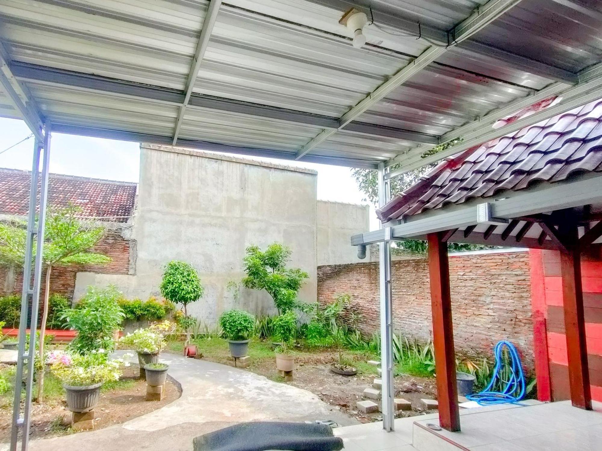 Reddoorz Syariah At Graha Adi Karya Kartasura Hotel Kartosuro Eksteriør billede